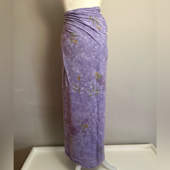 Women’s Multi Way Wrap - Picture 3 of 4